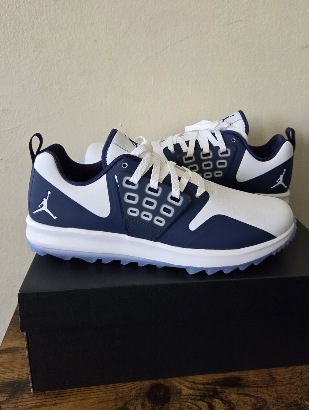Nike Jordan Grind Golf Shoes White Navy Blue AR0503-100 Men's Size 10.5